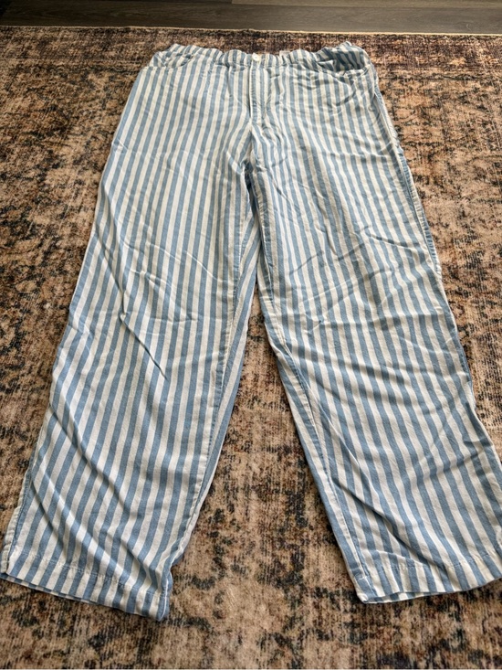 Liz Claiborne Pants - Liz Claiborne Light Blue & White Striped Cropped Pants
